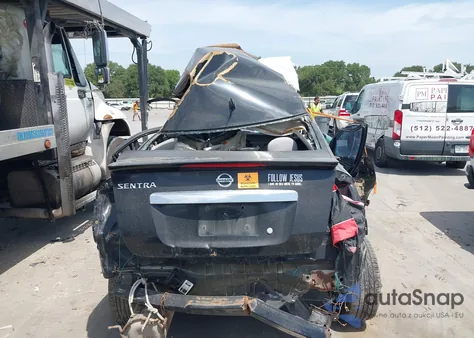 2010 Nissan Sentra 2.0S z USA, uszkodzony, nr VIN 3N1AB6AP0AL618584